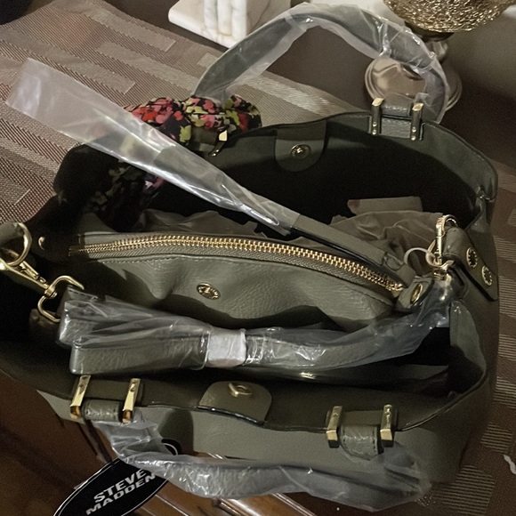 Olive Green Steve Madden Purse 👜 & Small Bag - Picture 10 of 12